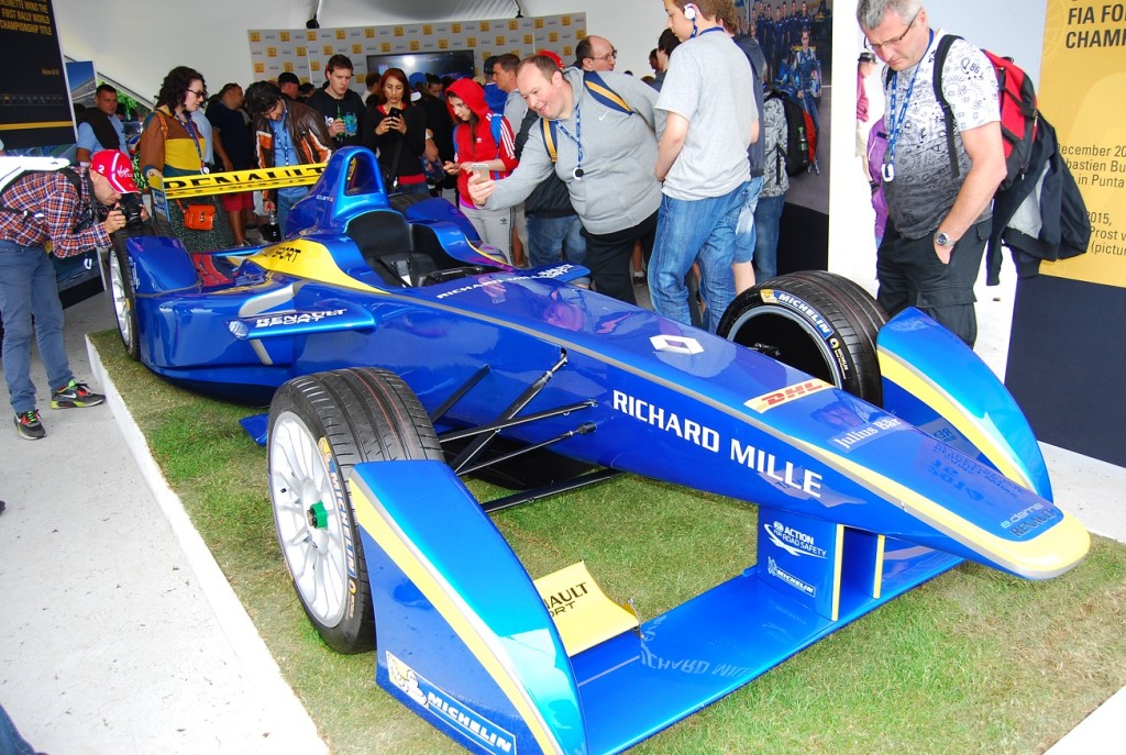 フォーミュラE 最終レース観戦London EV時代の幕開けなるか Japan Cars UK Ltd｜ジャパンカーズ（日⇔英の車輸送スペシャリスト）